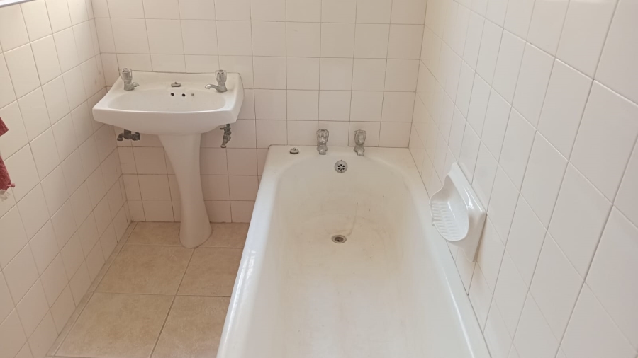 To Let 3 Bedroom Property for Rent in Aston Bay Eastern Cape